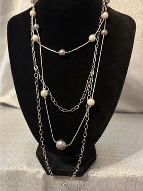 Premier Designs Layered Silver Necklace with Mixed Pearlescent Beads